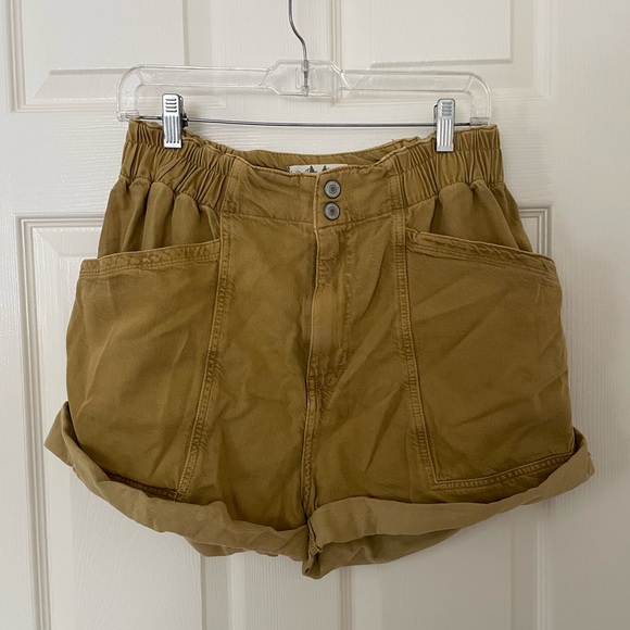 Free People Kauai Nights Paper Bag Roll Hem Shorts Gold Brown Size Medium - Picture 2 of 4